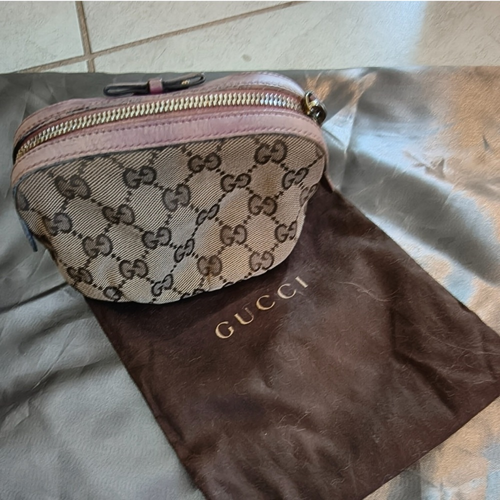 ❤️SOLD❤️Gucci Cosmetic Bag - Picture 8 of 9